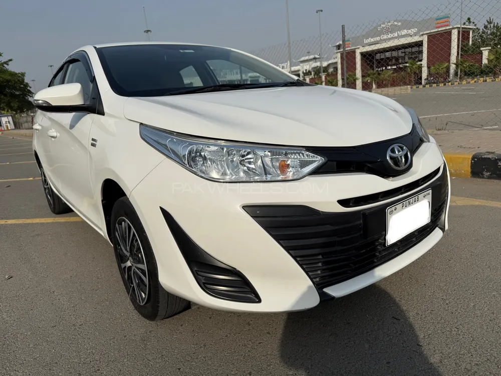 Toyota Yaris Sedan 2022 for Sale in Lahore Image-1
