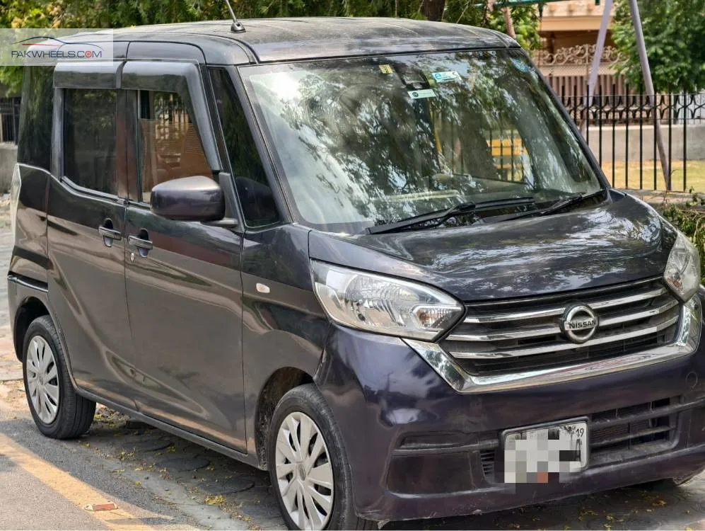 نسان Dayz Roox 2017 for Sale in لاہور Image-1