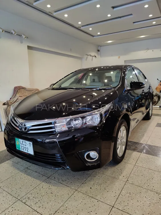 Toyota Corolla 2017 for Sale in Lahore Image-1