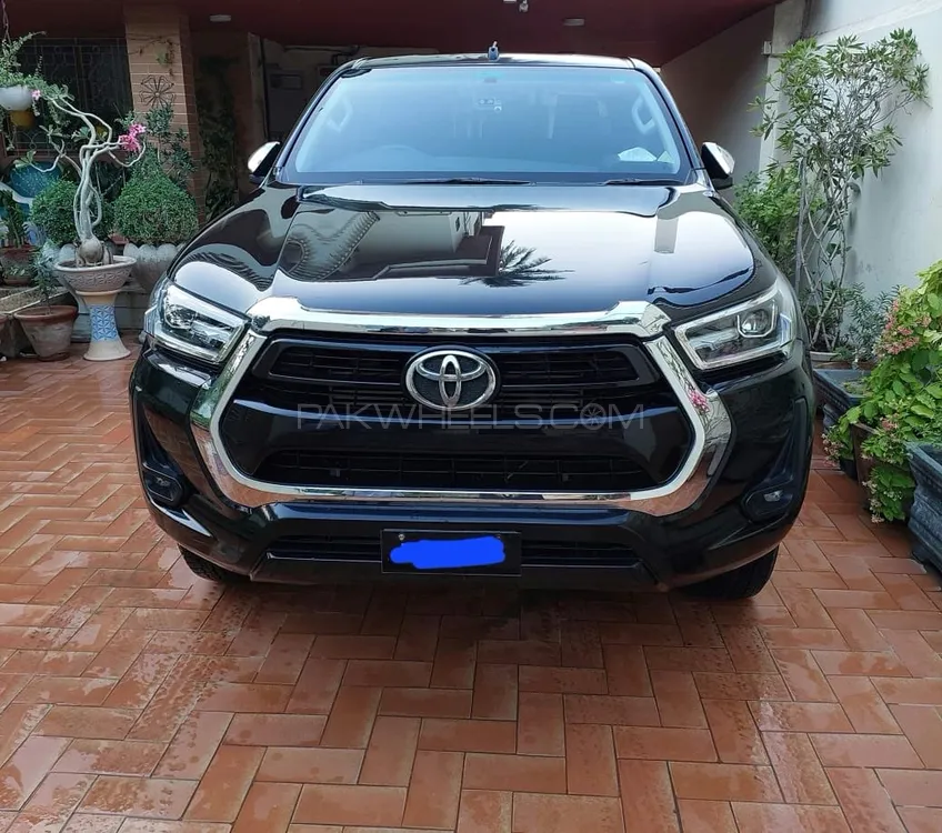 Toyota Hilux 2021 for Sale in Karachi Image-1