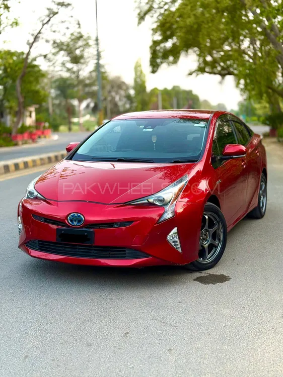 Toyota Prius 2017 for Sale in Sargodha Image-1