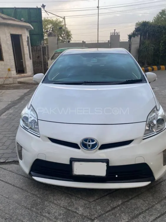 Toyota Prius 2014 for Sale in Peshawar Image-1