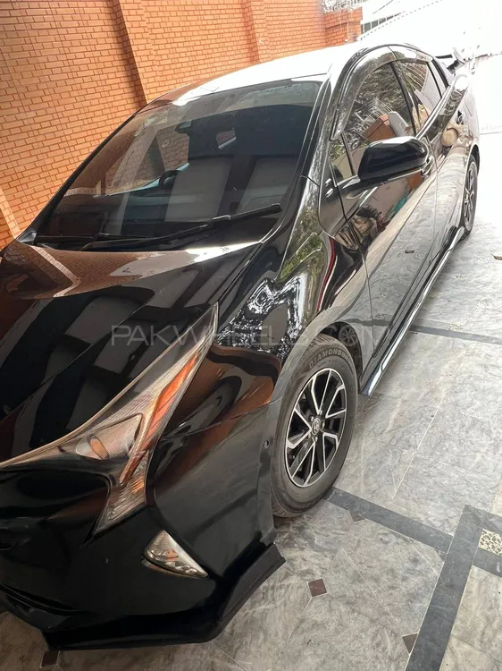 Toyota Prius 2016 for Sale in Lahore Image-1