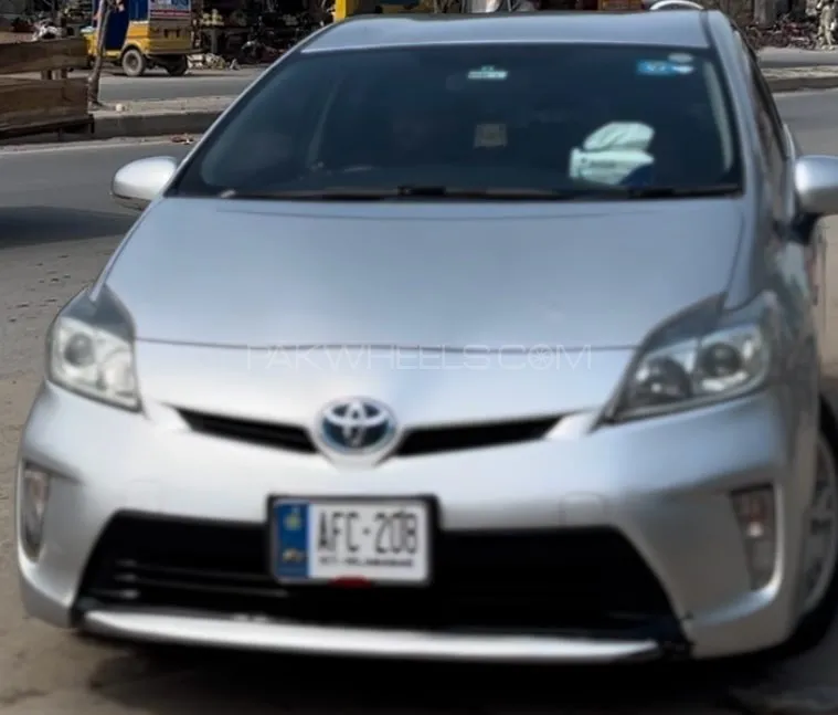 Toyota Prius 2013 for Sale in Faisalabad Image-1