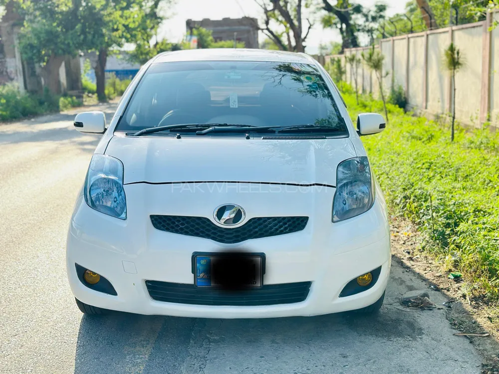 Toyota Vitz 2007 for Sale in Haripur Image-1