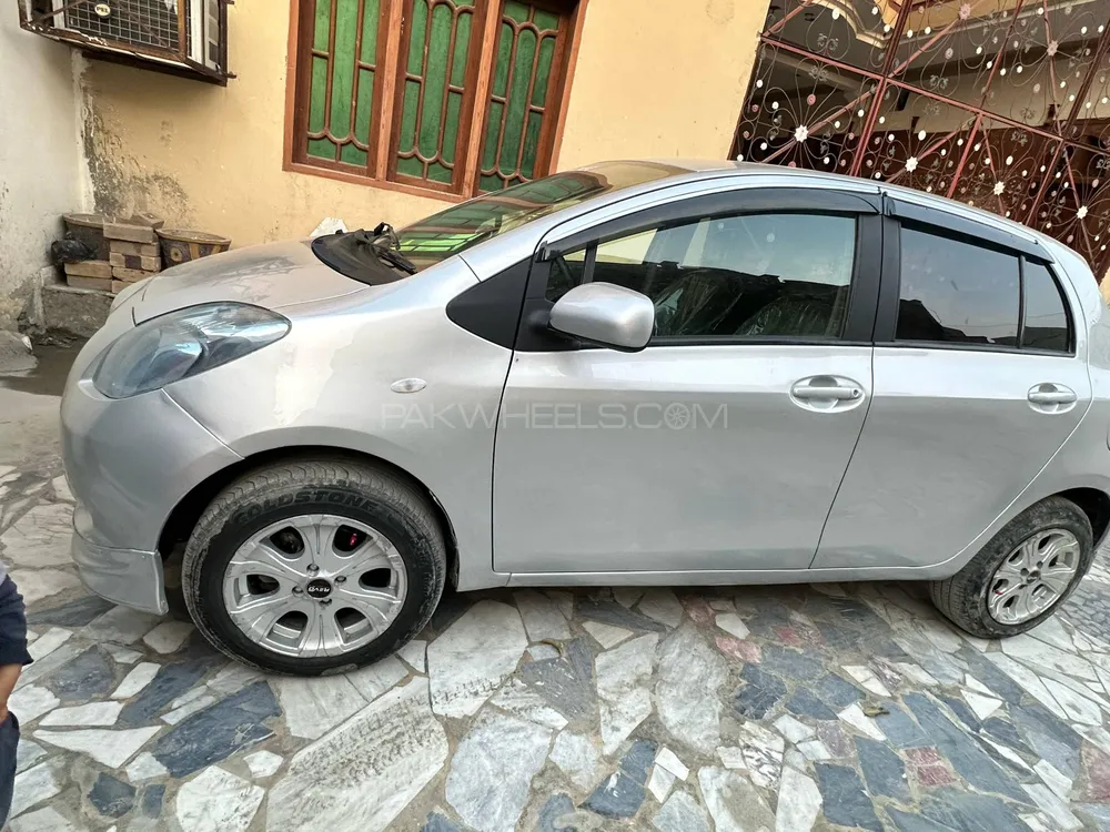 Toyota Vitz 2007 for Sale in Charsadda Image-1