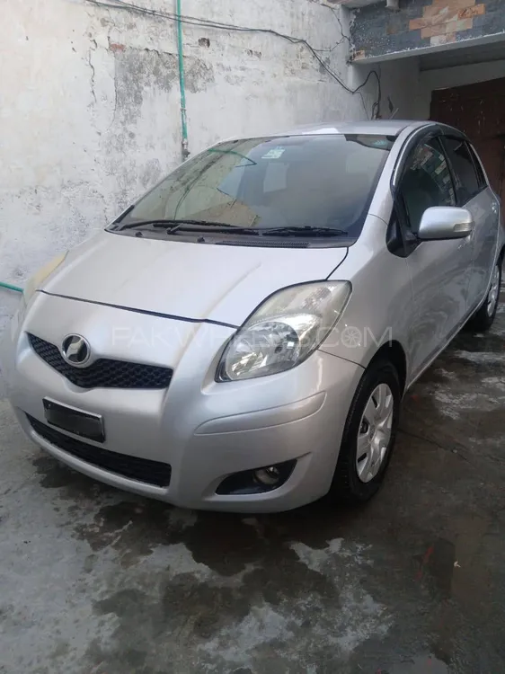 Toyota Vitz 2008 for Sale in Mardan Image-1