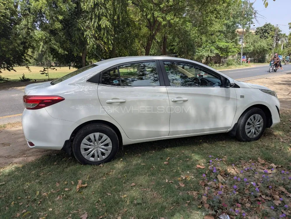 Toyota Yaris Sedan 2022 for Sale in Lahore Image-1