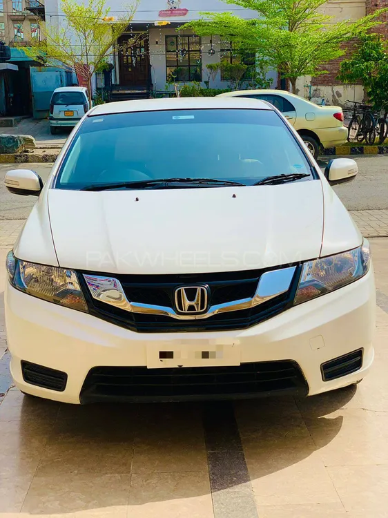 Honda City 2017 for Sale in Faisalabad Image-1