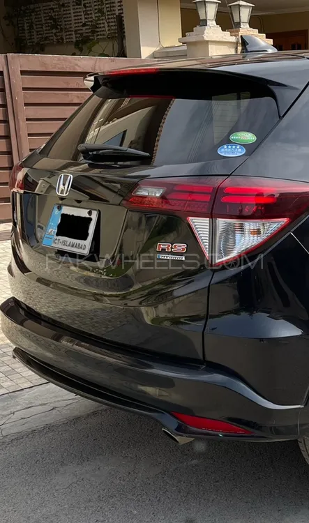 Honda Vezel 2017 for Sale in Peshawar Image-1