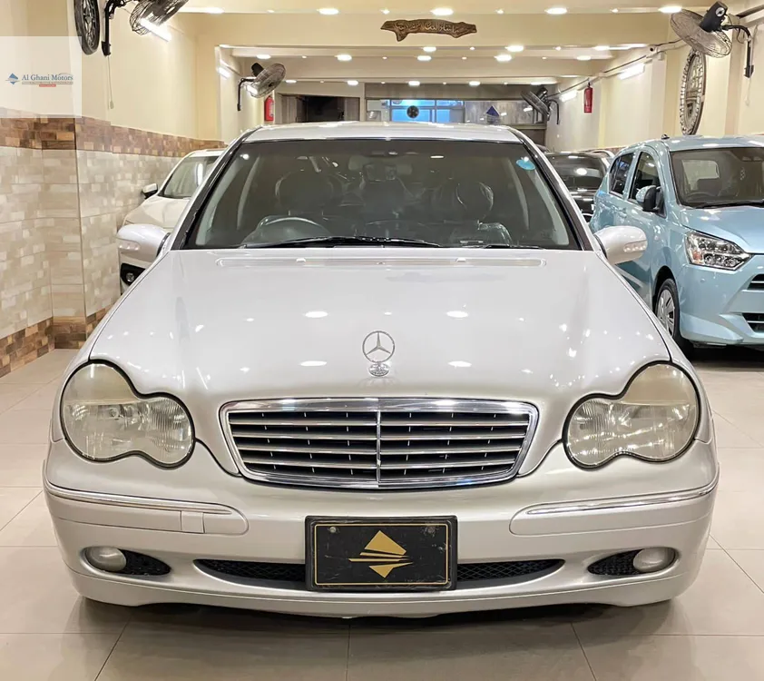 Mercedes Benz C Class 2003 for Sale in Karachi Image-1