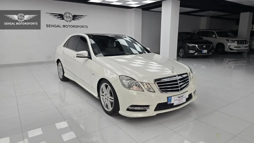 Mercedes Benz E Class 2011 for Sale in Islamabad Image-1