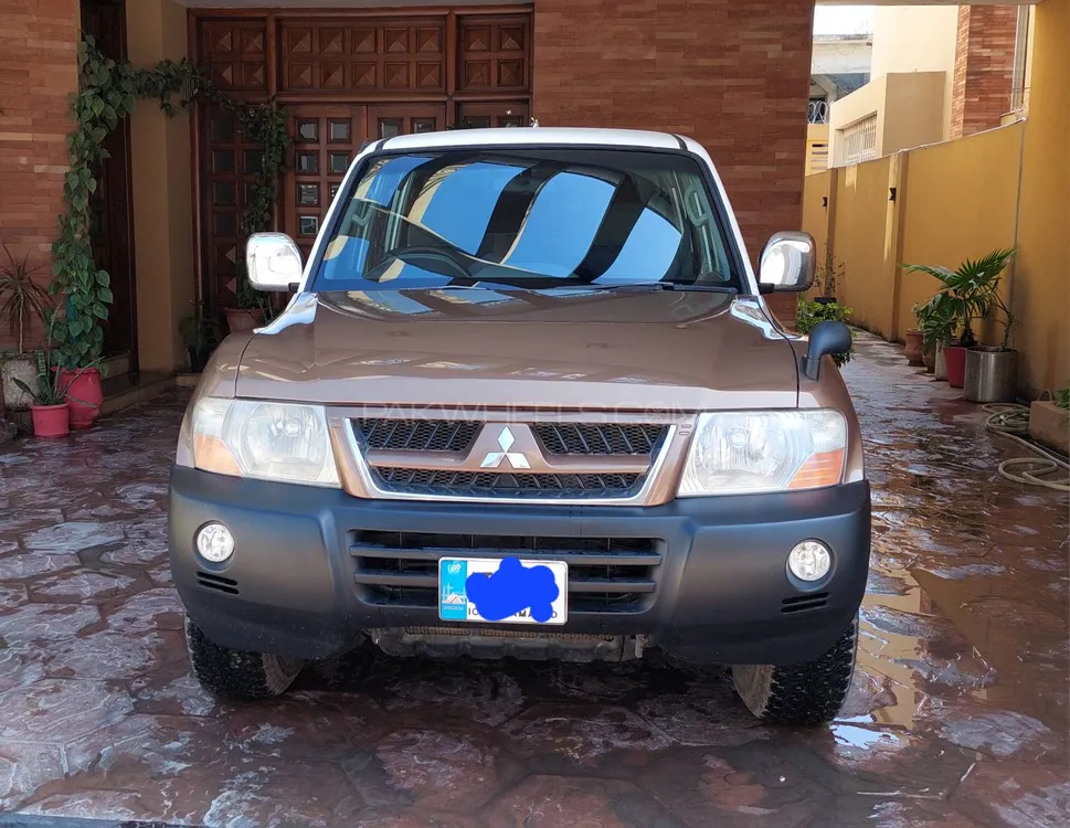 Mitsubishi Pajero 2005 for Sale in Islamabad Image-1