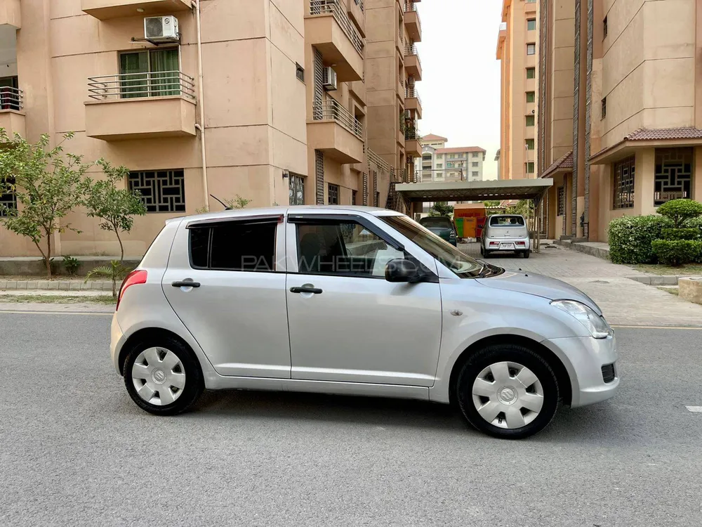 سوزوکی سوئفٹ 2013 for Sale in اوکاڑہ Image-1