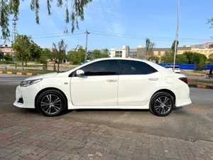 Toyota Corolla Altis Grande CVT-i 1.8 2018 for Sale