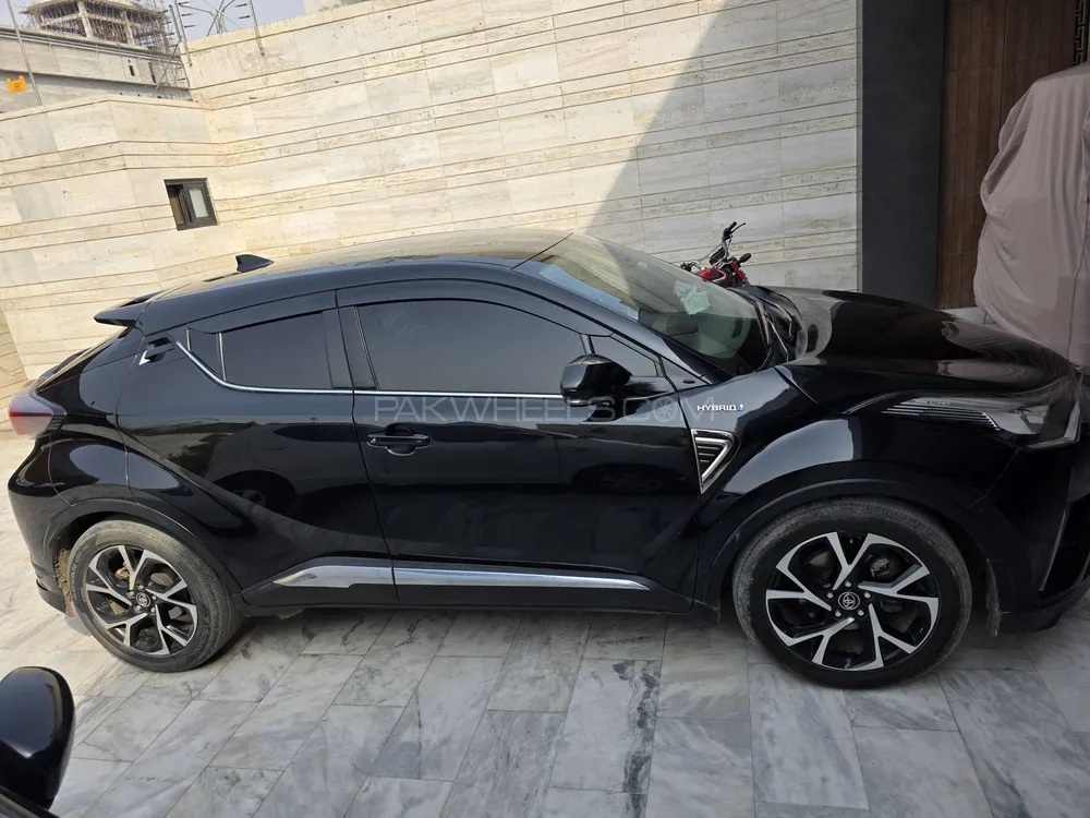 Toyota C-HR 2017 for Sale in Faisalabad Image-1
