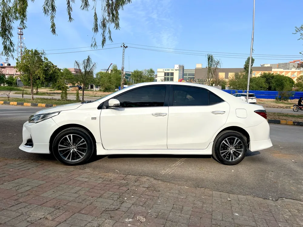 Toyota Corolla 2018 for Sale in Islamabad Image-1