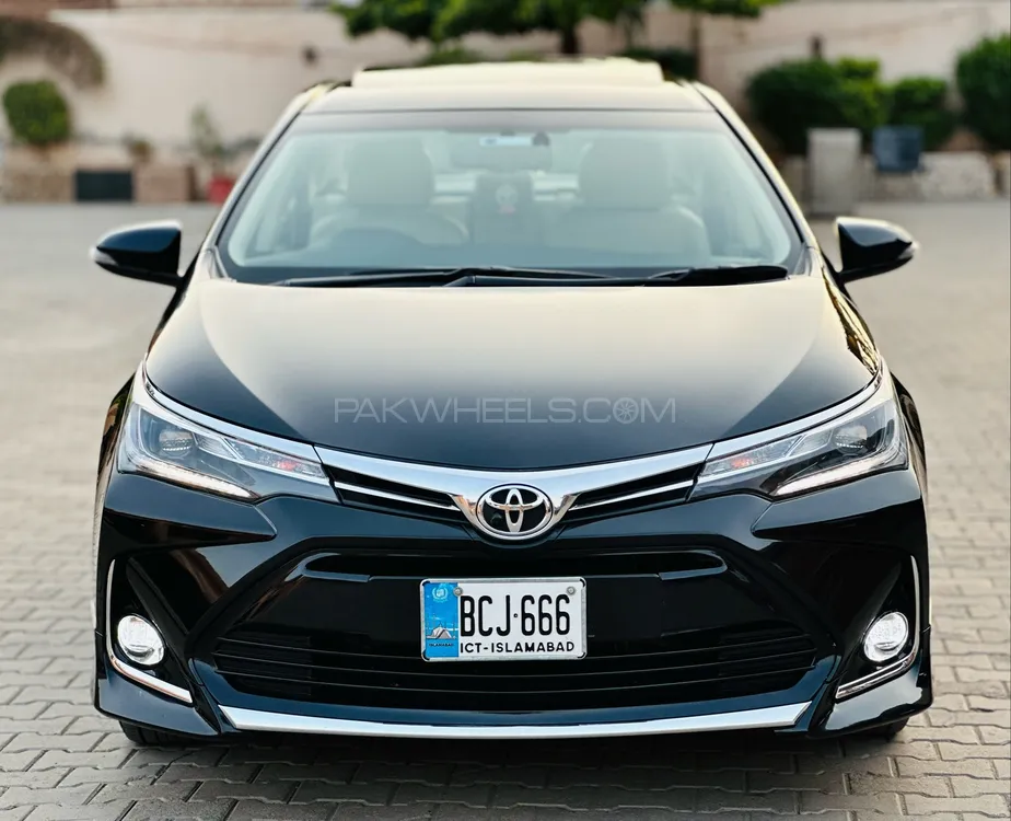 Toyota Corolla 2023 for Sale in Multan Image-1
