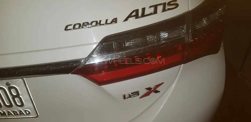 Toyota Corolla 2021 for Sale in Islamabad Image-1