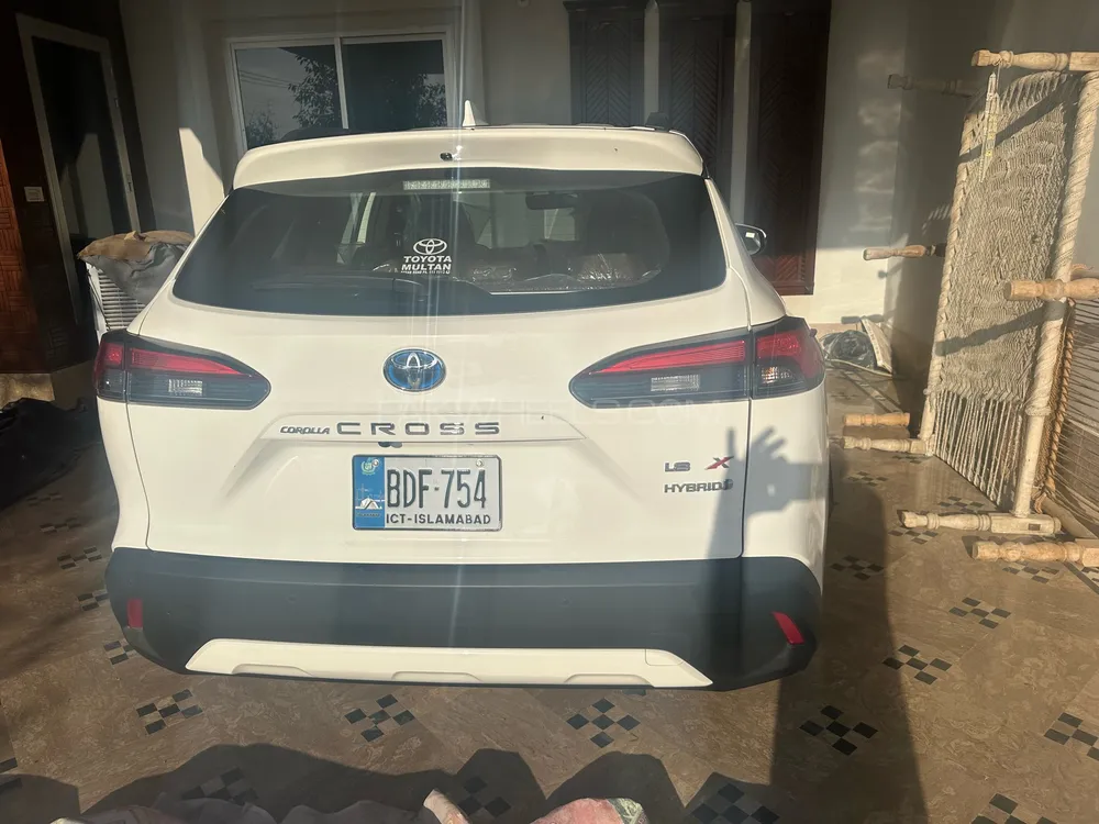 Toyota Corolla Cross 2024 for Sale in Hasilpur Image-1