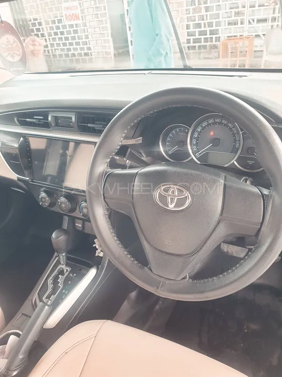 Toyota Corolla 2017 for Sale in Islamabad Image-1