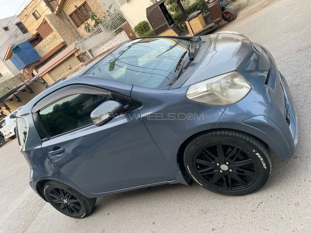 Toyota iQ 2010 for Sale in Karachi Image-1
