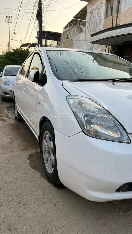 Toyota Prius 2010 for Sale in Karachi Image-1