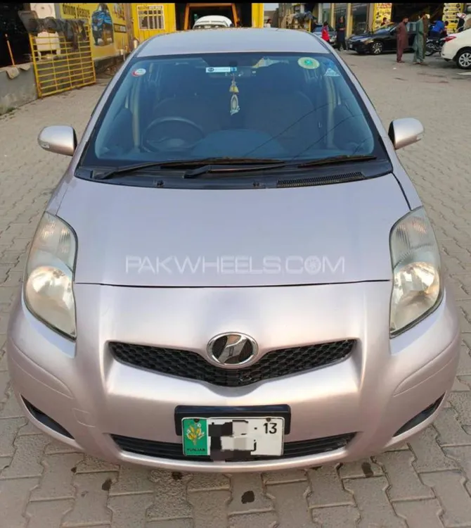 Toyota Vitz 2010 for Sale in Nowshera Image-1