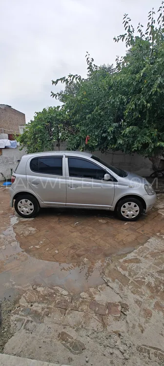 Toyota Vitz 2000 for Sale in Peshawar Image-1