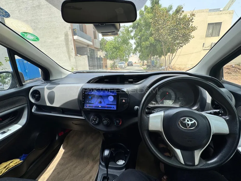 Toyota Vitz 2016 for Sale in Lahore Image-1