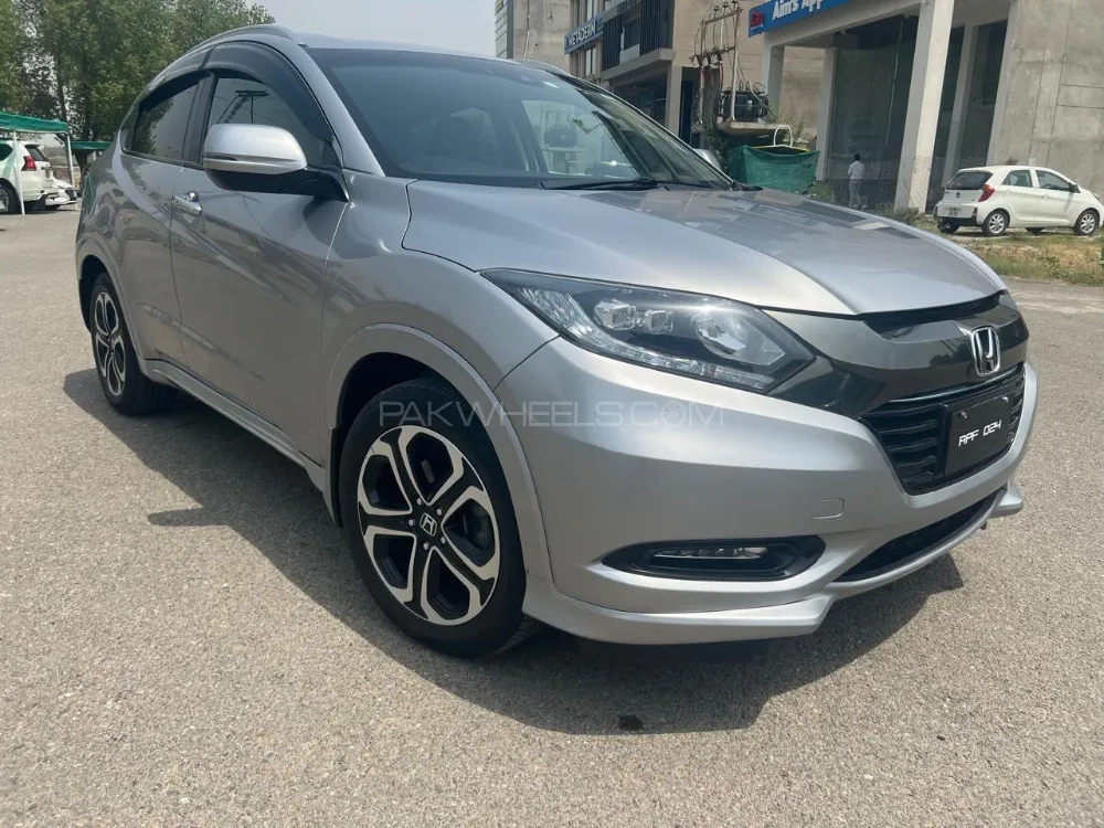 Honda Vezel 2017 for Sale in Lahore Image-1