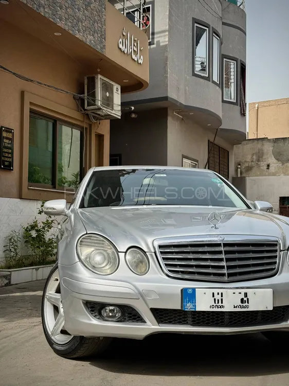 Mercedes Benz E Class 2006 for Sale in Lahore Image-1