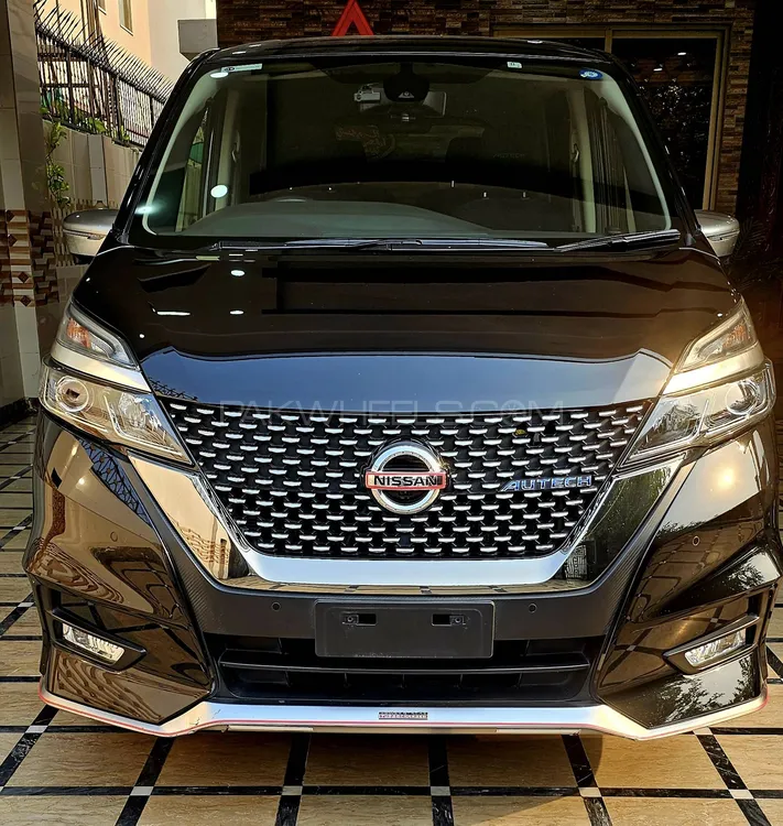 Nissan Serena 2018 for Sale in Lahore Image-1