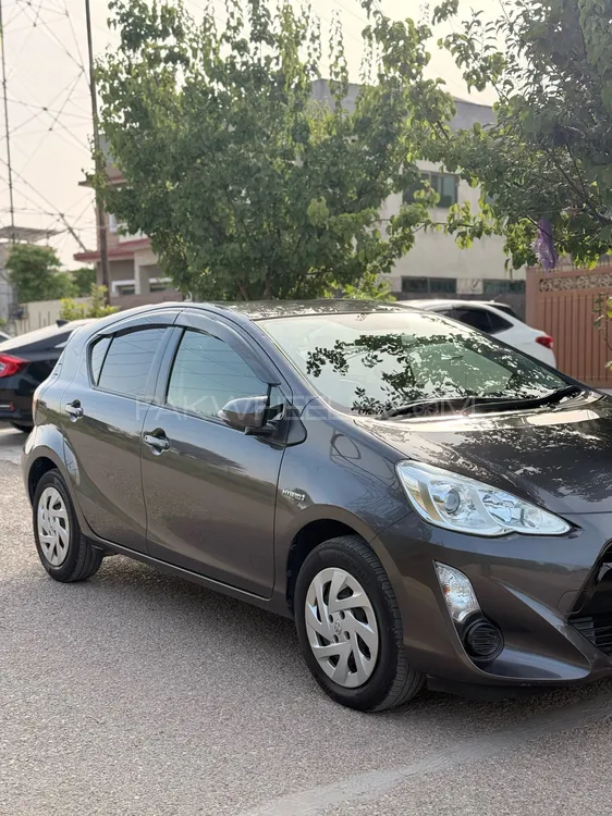 Toyota Aqua 2016 for Sale in Islamabad Image-1