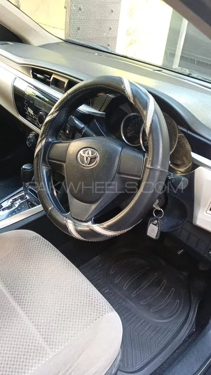 Toyota Corolla 2015 for Sale in Lahore Image-1