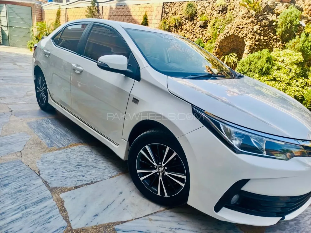 Toyota Corolla 2017 for Sale in Mardan Image-1