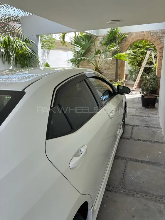 Toyota Corolla 2018 for Sale in Karachi Image-1