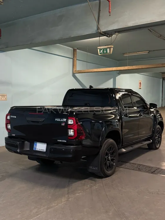 Toyota Hilux 2021 for Sale in Islamabad Image-1