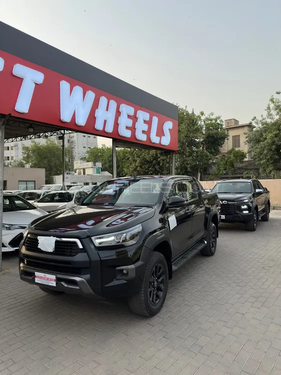 Toyota Hilux 2025 for Sale in Lahore Image-1