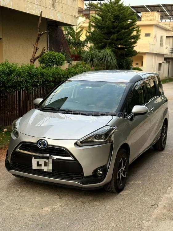 Toyota Sienta 2015 for Sale in Islamabad Image-1