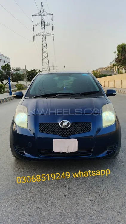 Toyota Vitz 2005 for Sale in Karachi Image-1