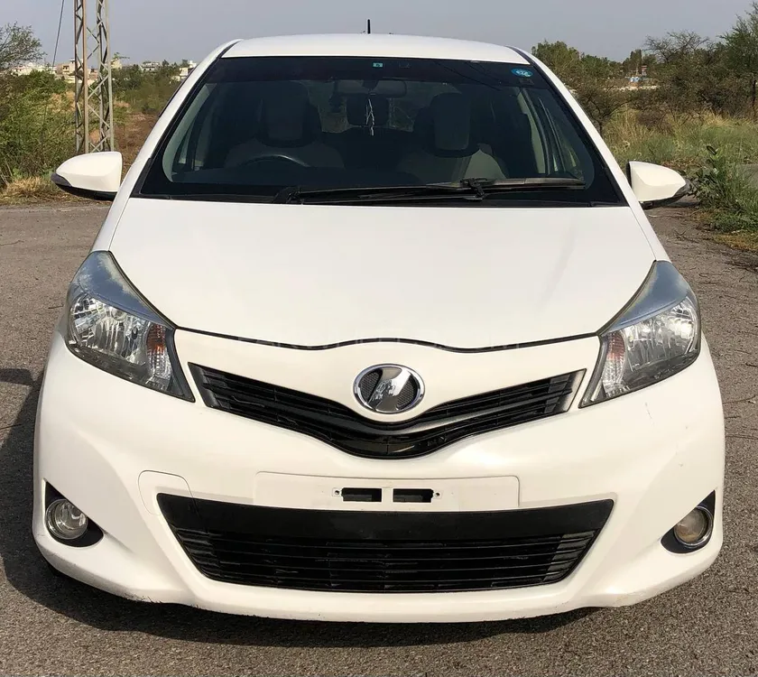 Toyota Vitz 2012 for Sale in Mirpur A.K. Image-1