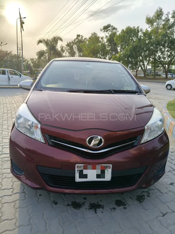 Toyota Vitz 2012 for Sale in Islamabad Image-1