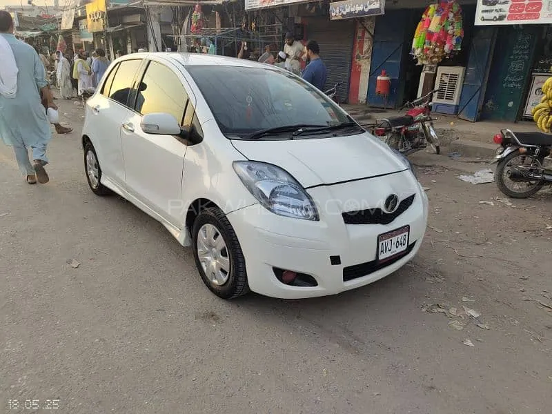 Toyota Vitz 2011 for Sale in Lakki marwat Image-1