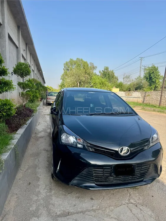 Toyota Vitz 2015 for Sale in Islamabad Image-1