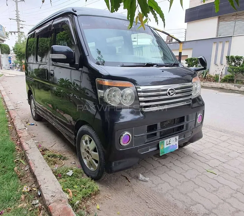 Daihatsu Atrai Wagon 2011 for Sale in Chiniot Image-1