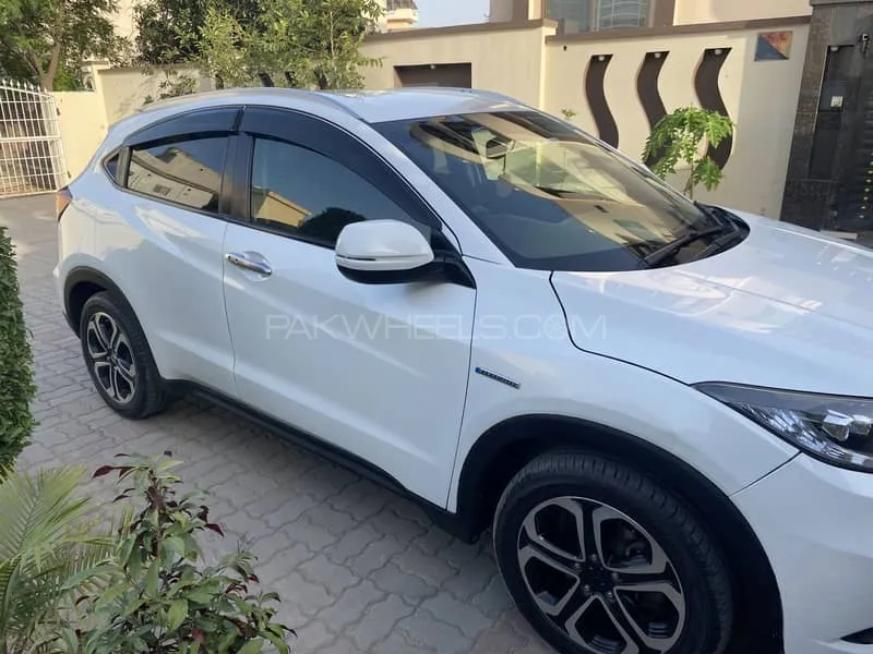 Honda Vezel 2015 for Sale in Sialkot Image-1
