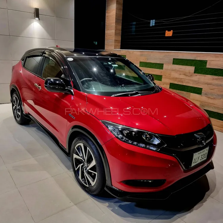 Honda Vezel 2017 for Sale in Lahore Image-1