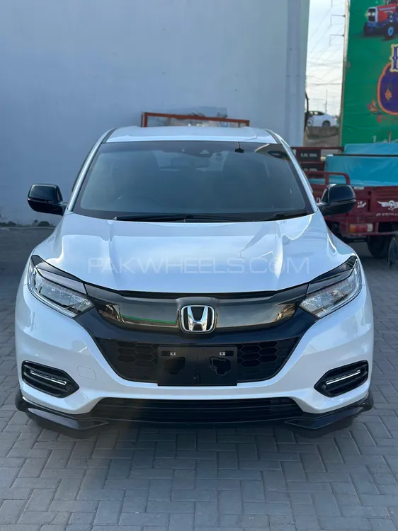 Honda Vezel 2020 for Sale in Peshawar Image-1