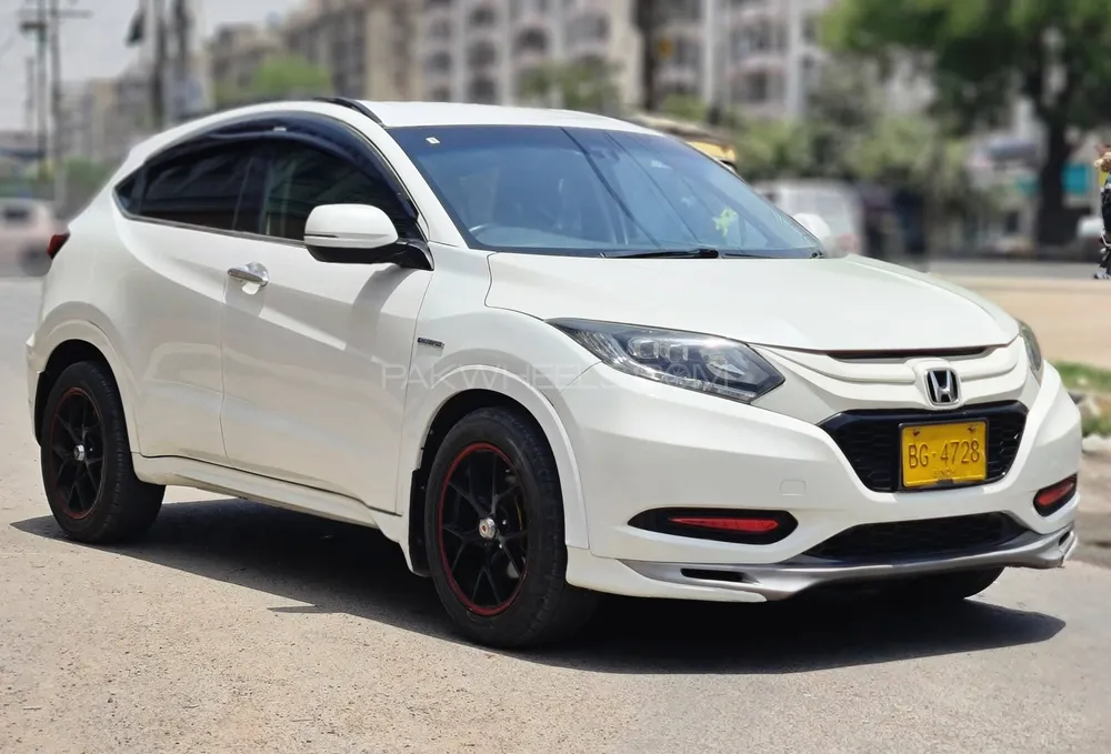Honda Vezel 2014 for Sale in Karachi Image-1